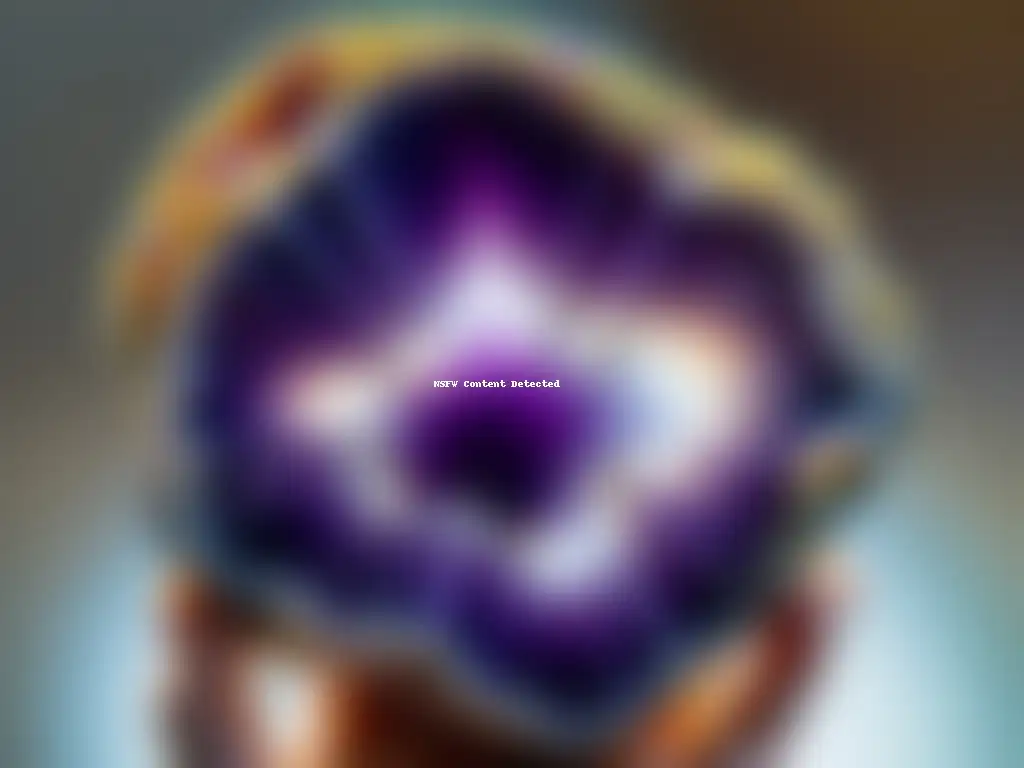 Una deslumbrante fotografía de minerales y gemas que muestra la complejidad natural de un geodo de amatista, con cristales vibrantes y tonos morados